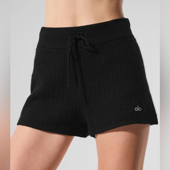 ALO Cashmere High-Waist Plush Waffle Short - Picture 1 of 7